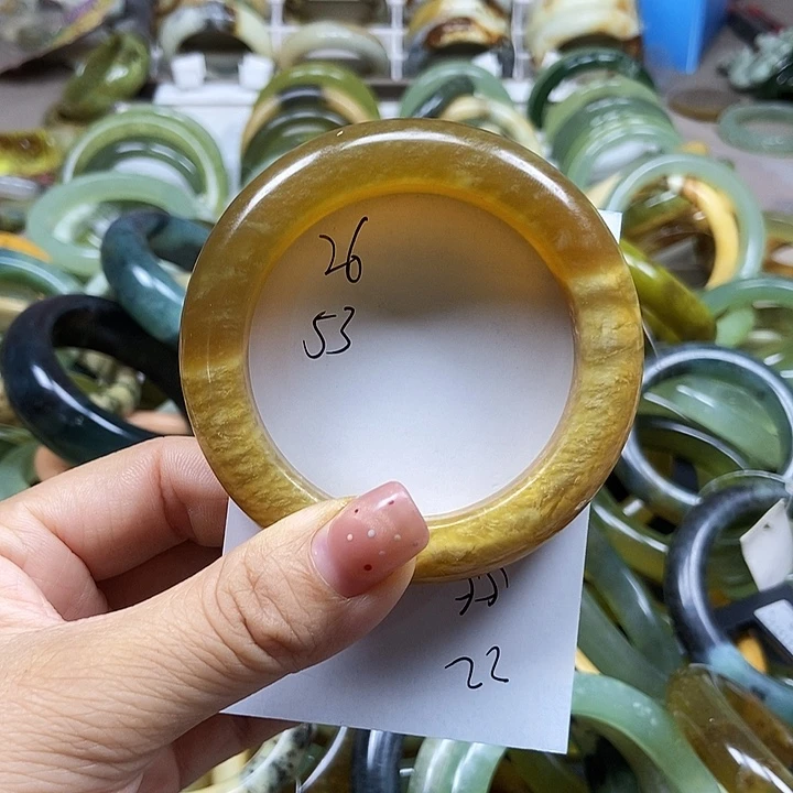 未镶嵌手镯透闪石质玉