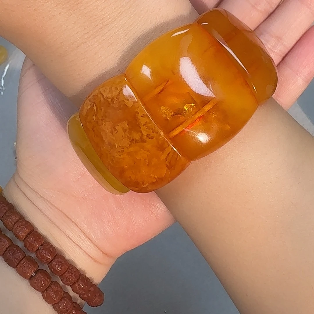 琥珀未镶嵌颈饰手排