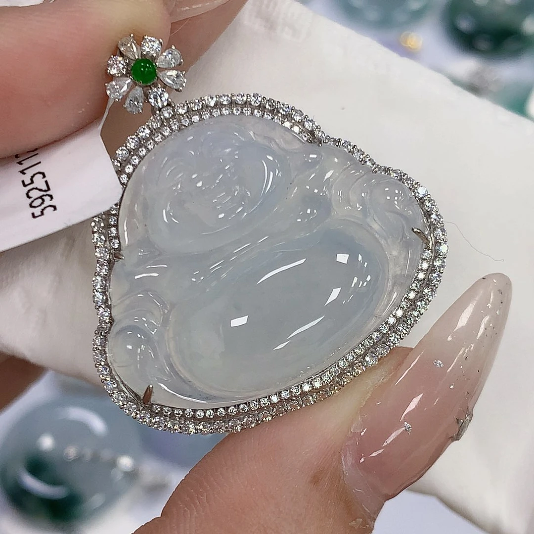 颈饰18K金镶嵌翡翠