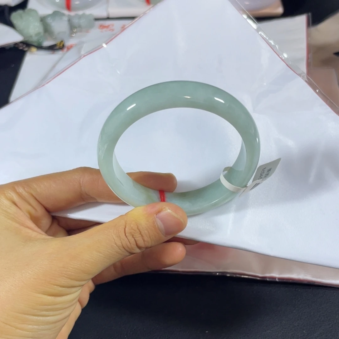 未镶嵌手镯翡翠天然翡翠手镯