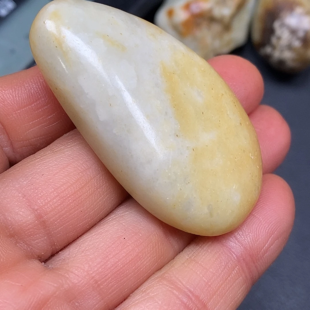 和田玉未镶嵌珠宝奇石