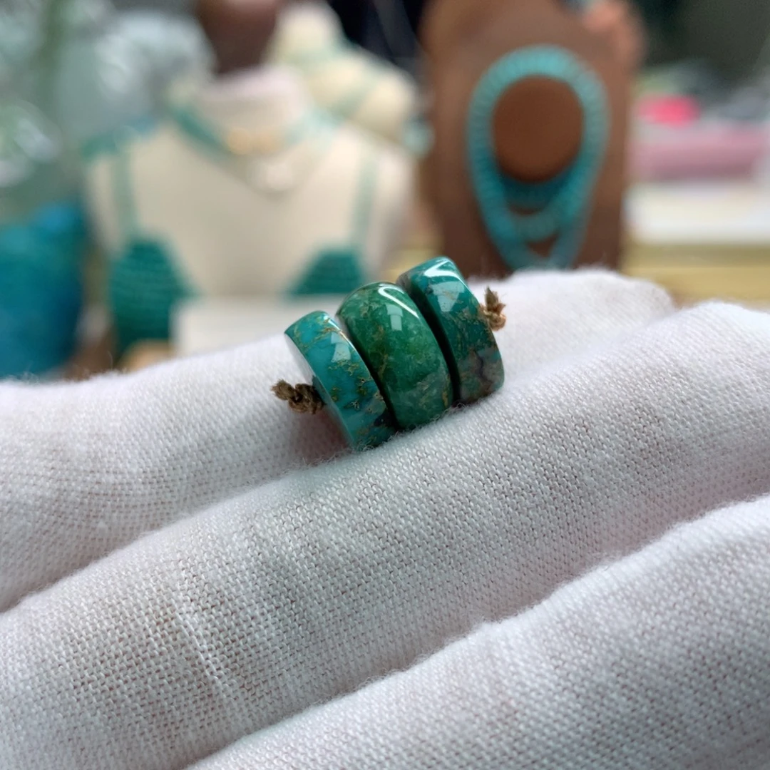 绿松石未镶嵌饰品