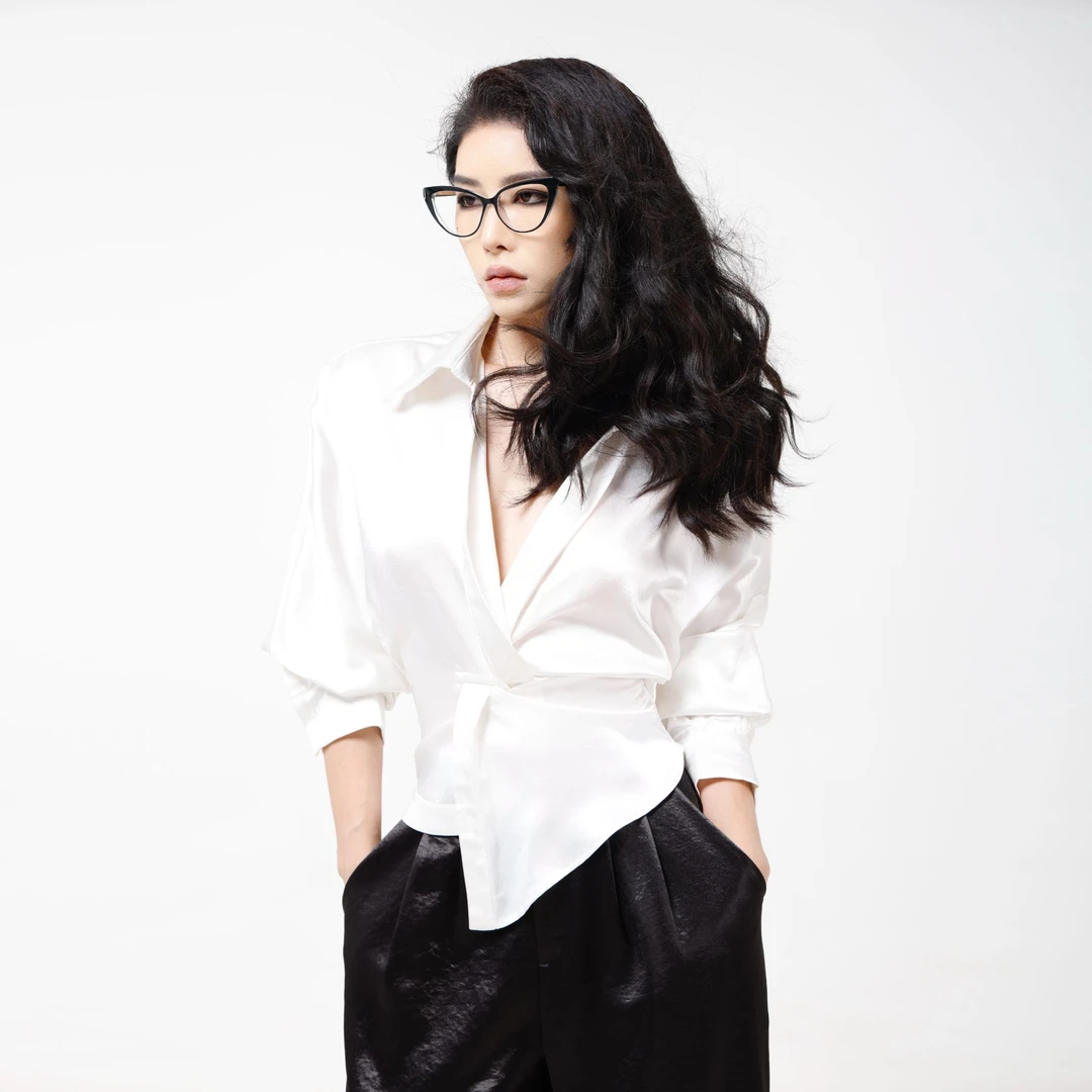 BEERUS缎面长袖通勤秋季女式翻领短款衬衫不规则百搭衬衫休闲