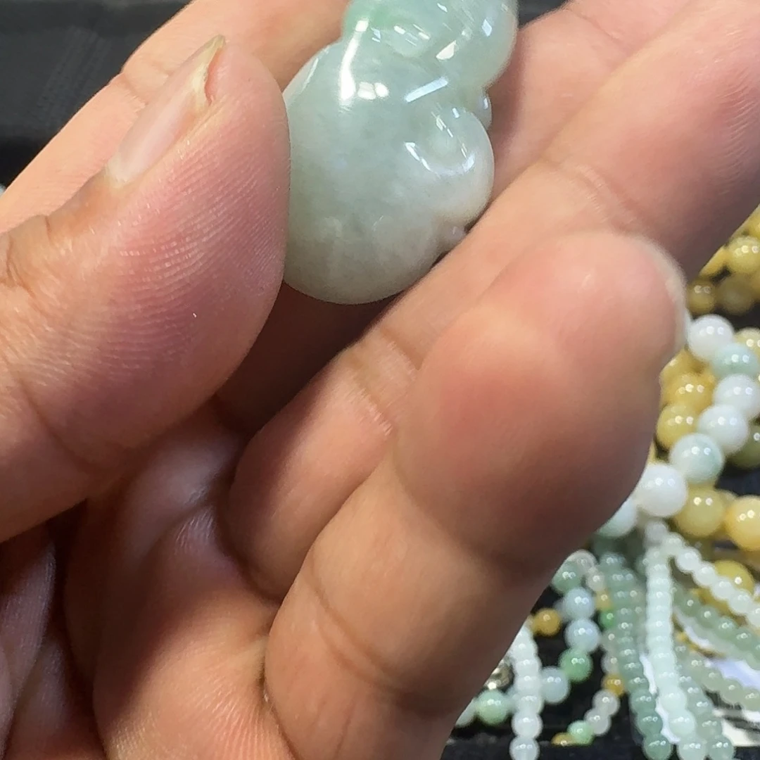 定制翡翠未镶嵌如意
