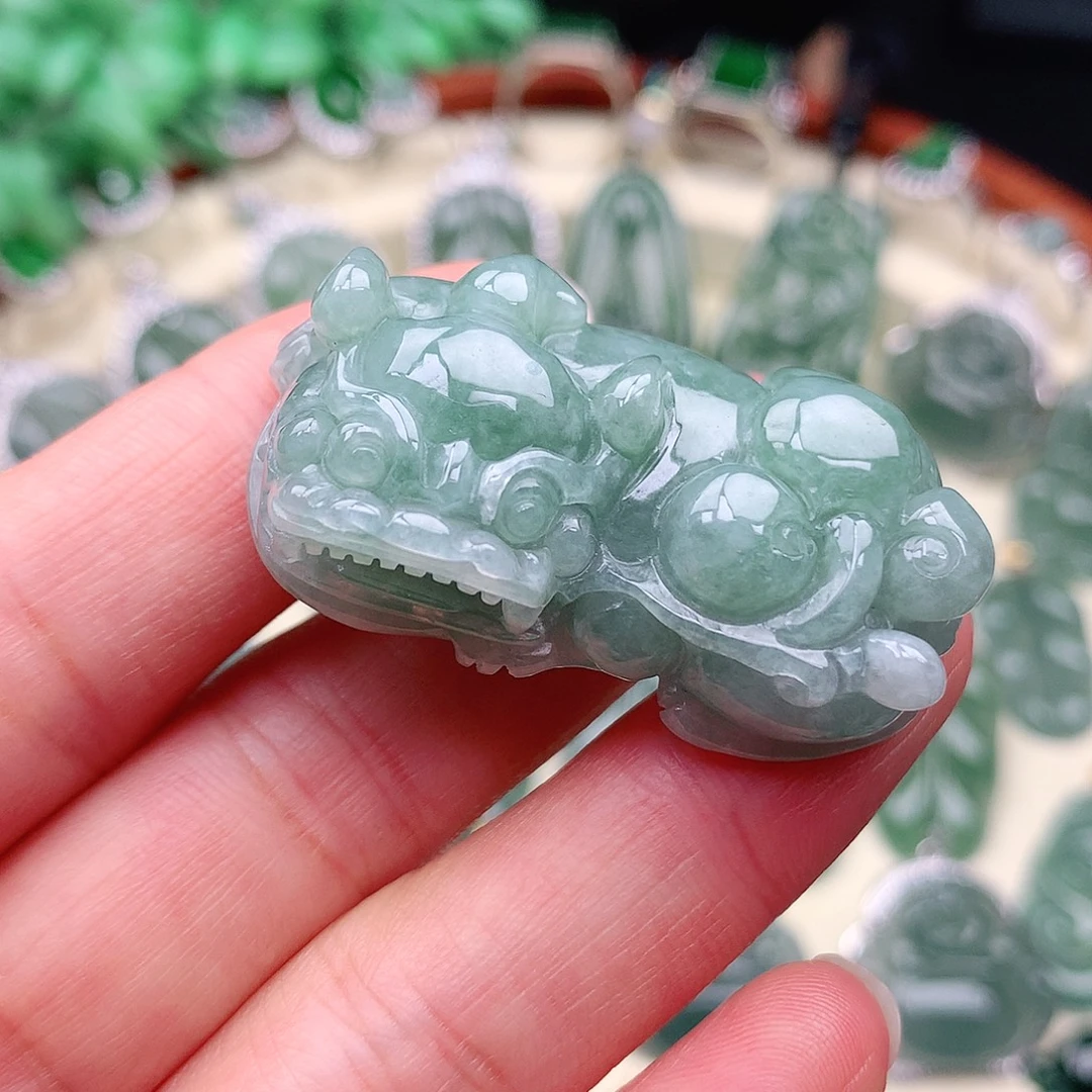 颈饰未镶嵌翡翠吊坠