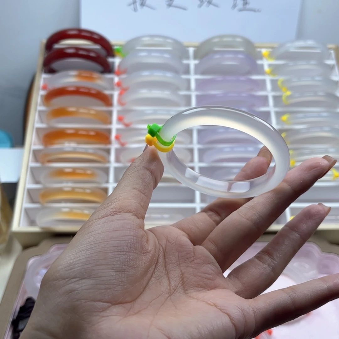 玛瑙/玉髓手镯未镶嵌想*家
