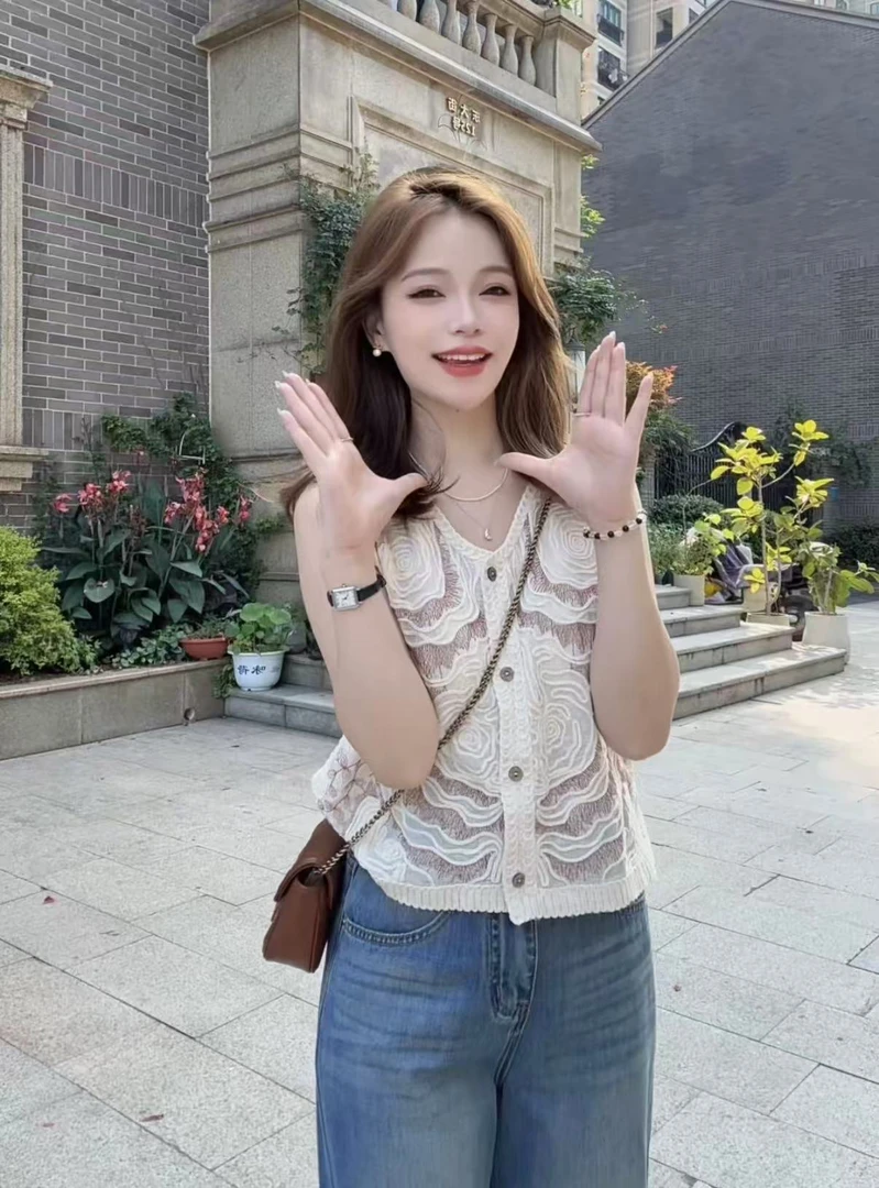 【郁金香】小米扣民族感钩花针织背心#2115