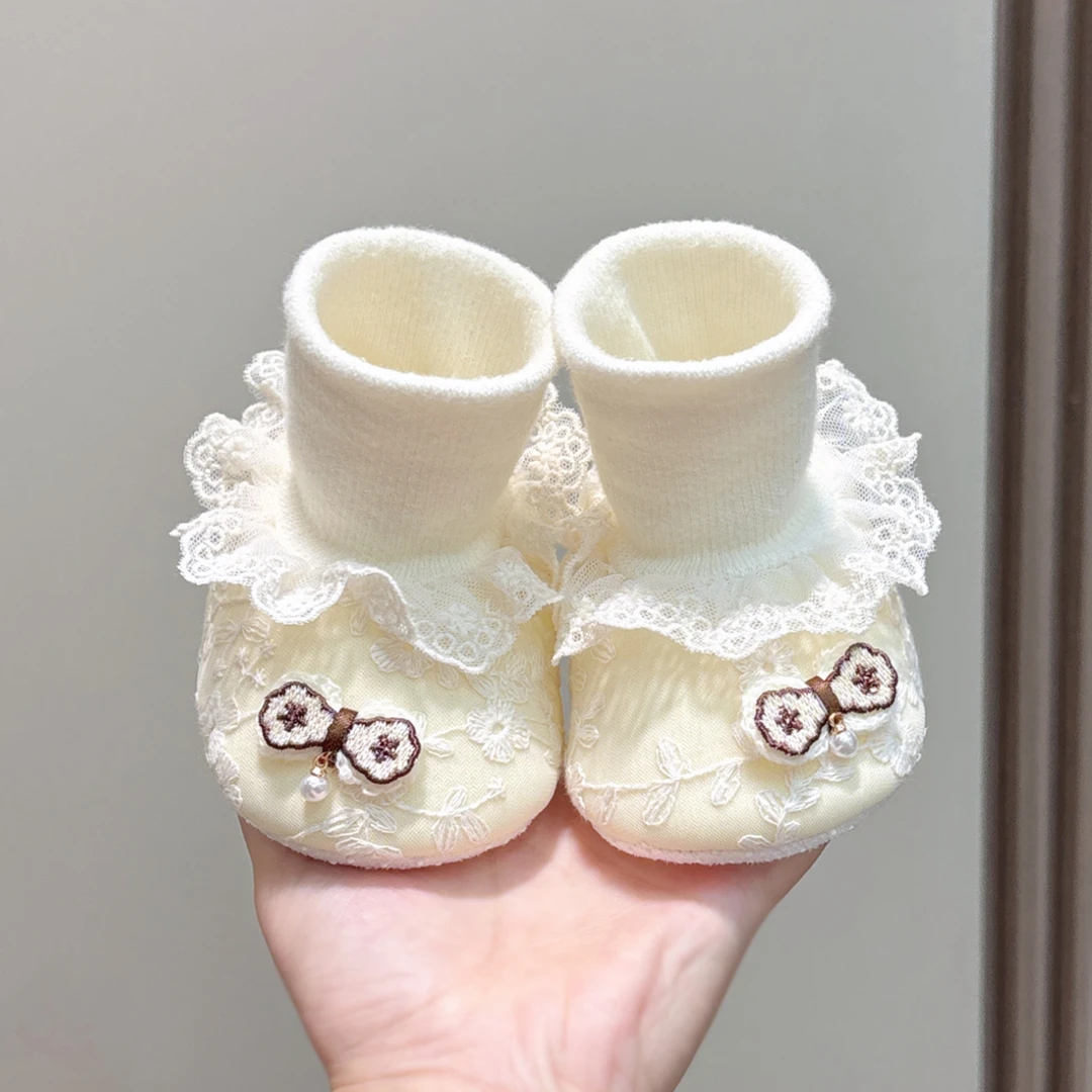 春秋车缝线软底防滑步前鞋儿童袜鞋套筒公主男女婴儿外出通用刺绣
