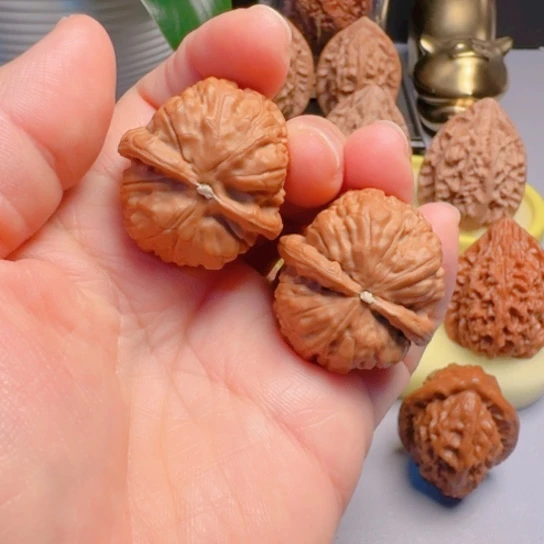 福利金钱豹文玩核桃