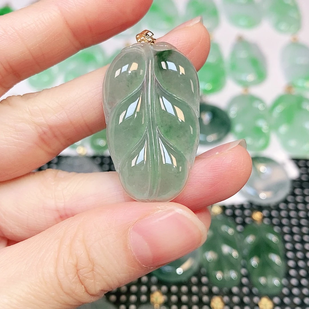 翡翠吊坠(不含链)18K金镶嵌