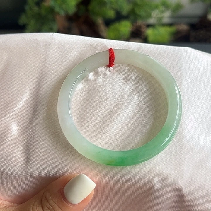 未镶嵌手镯翡翠50.8。
