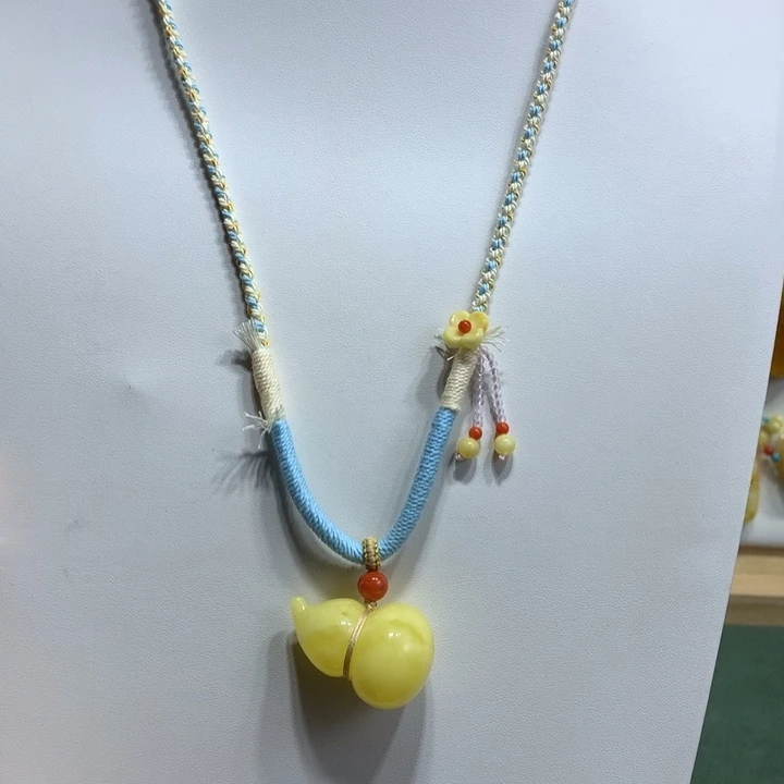 蜜蜡未镶嵌颈饰吊坠