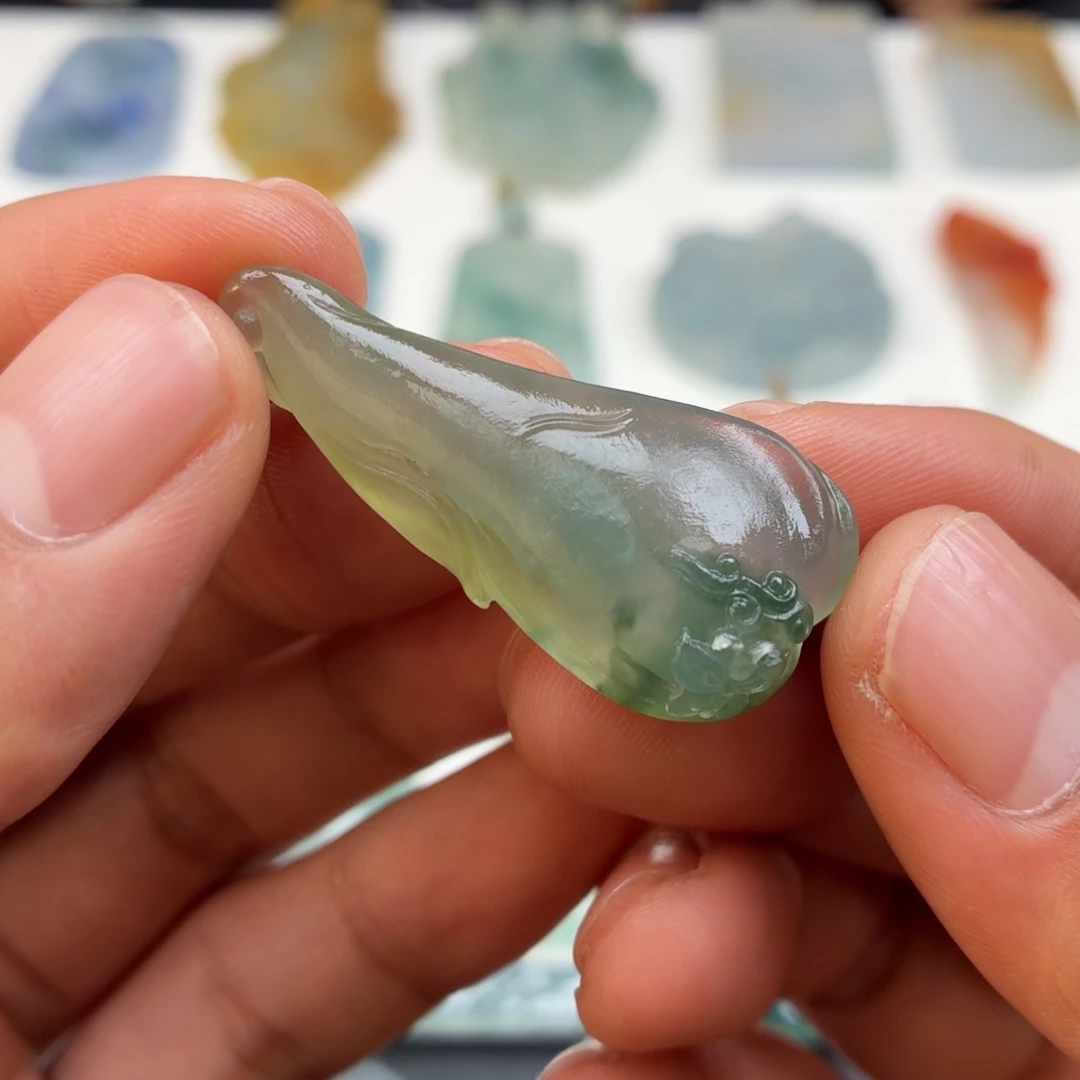 定制翡翠未镶嵌玉兰花