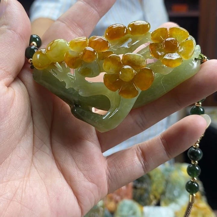 未镶嵌蛇纹石玉颈饰