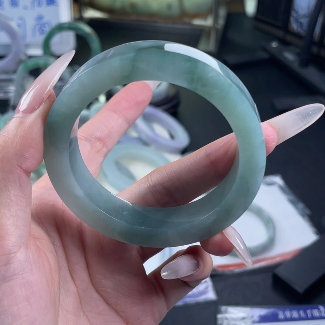 ****꙳定制翡翠未镶嵌手镯