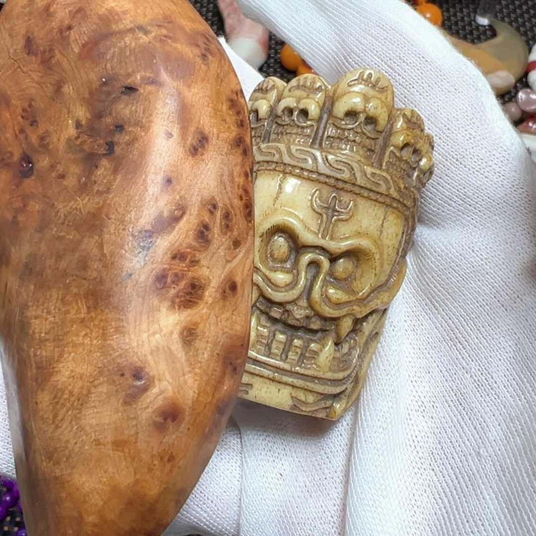 【闪购商品】非洲檀香无事牌手把件