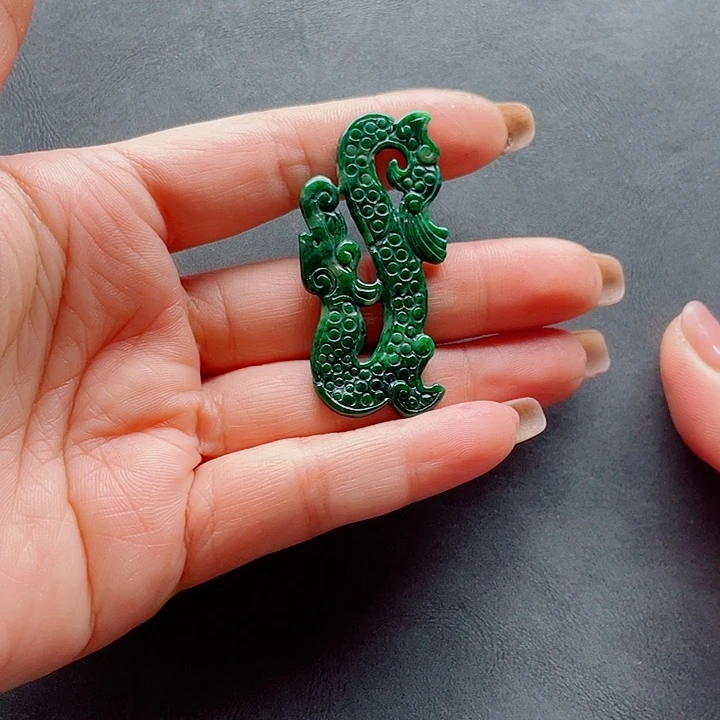 M***y翡翠未镶嵌颈饰666