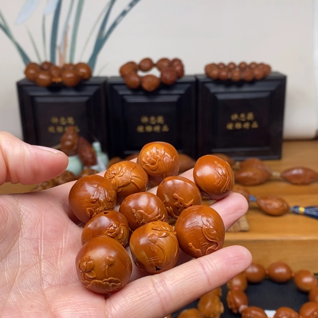 手串橄榄核?****少曹华老师荷花无相