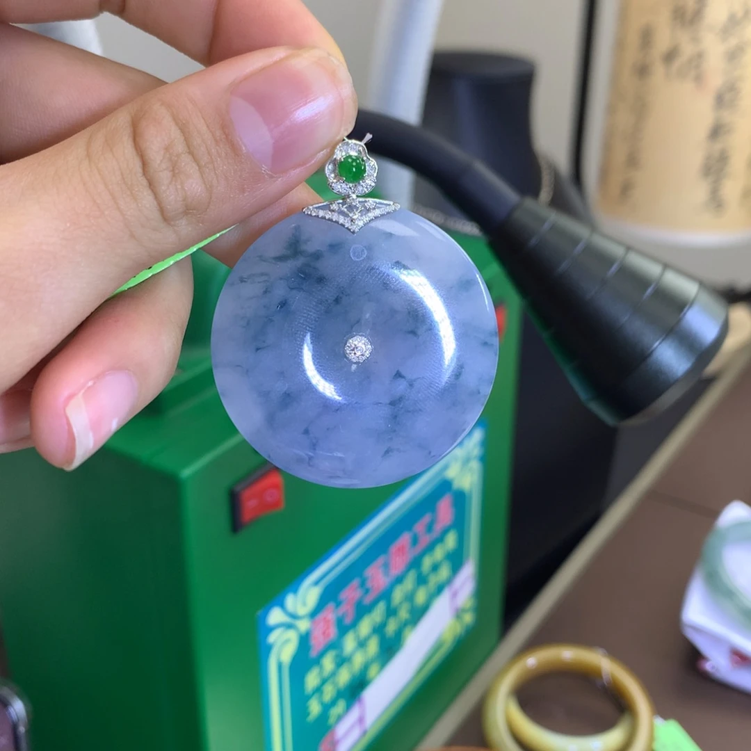 翡翠颈饰18K金镶嵌随***A翡翠