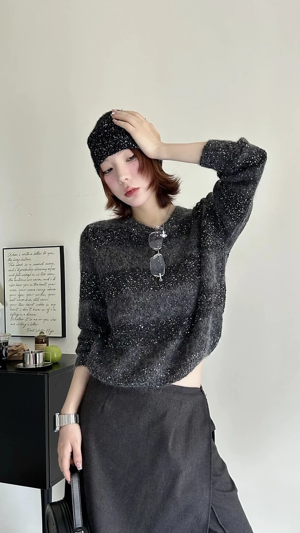 2025春小香风亮钻刺绣毛衣女复古时尚慵懒风高级休闲潮