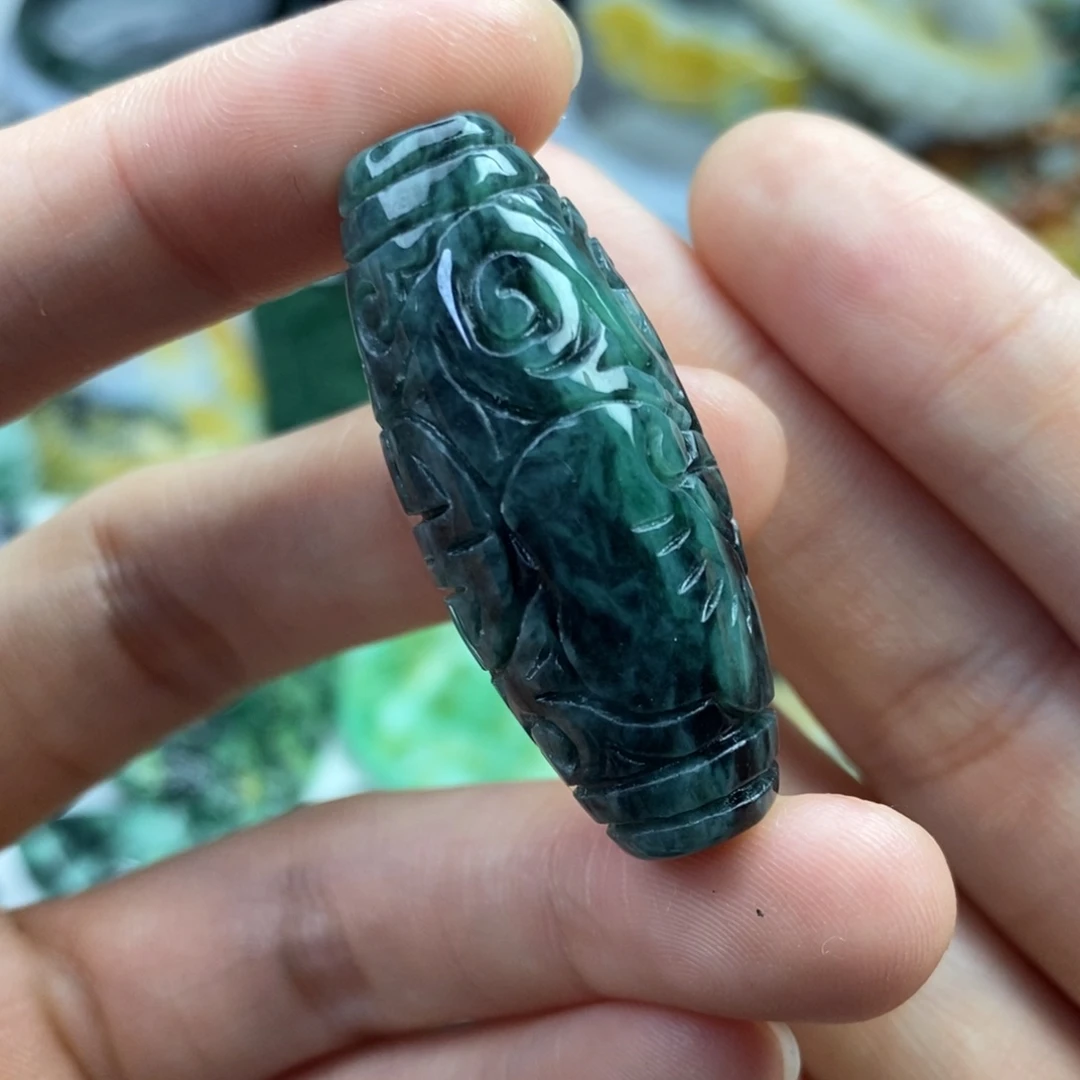 翡翠未镶嵌颈饰吊坠