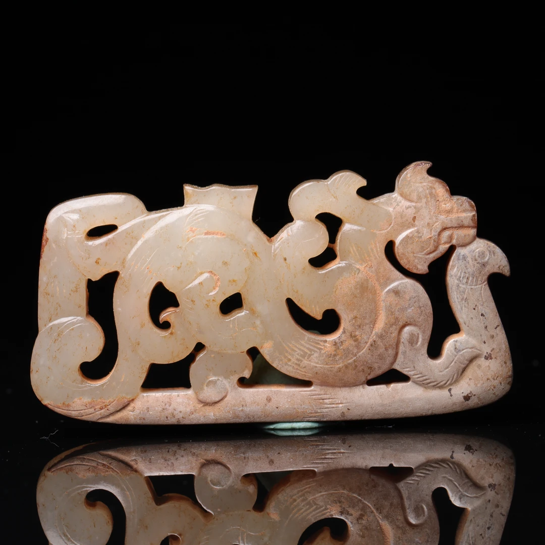 明代和田玉龙纹镂空佩