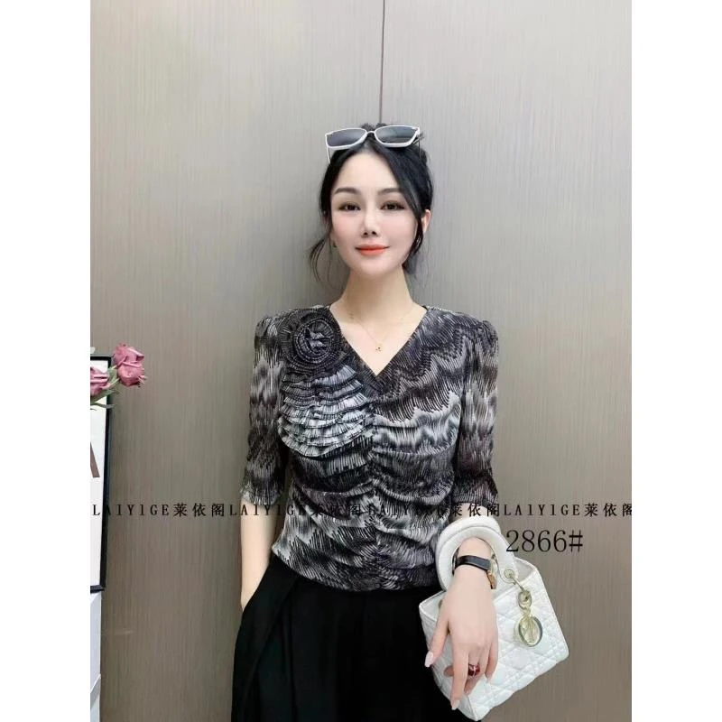 SSF8393（聚水潭）时尚款V领褶皱褶皱风百搭T恤修身气质女士长袖