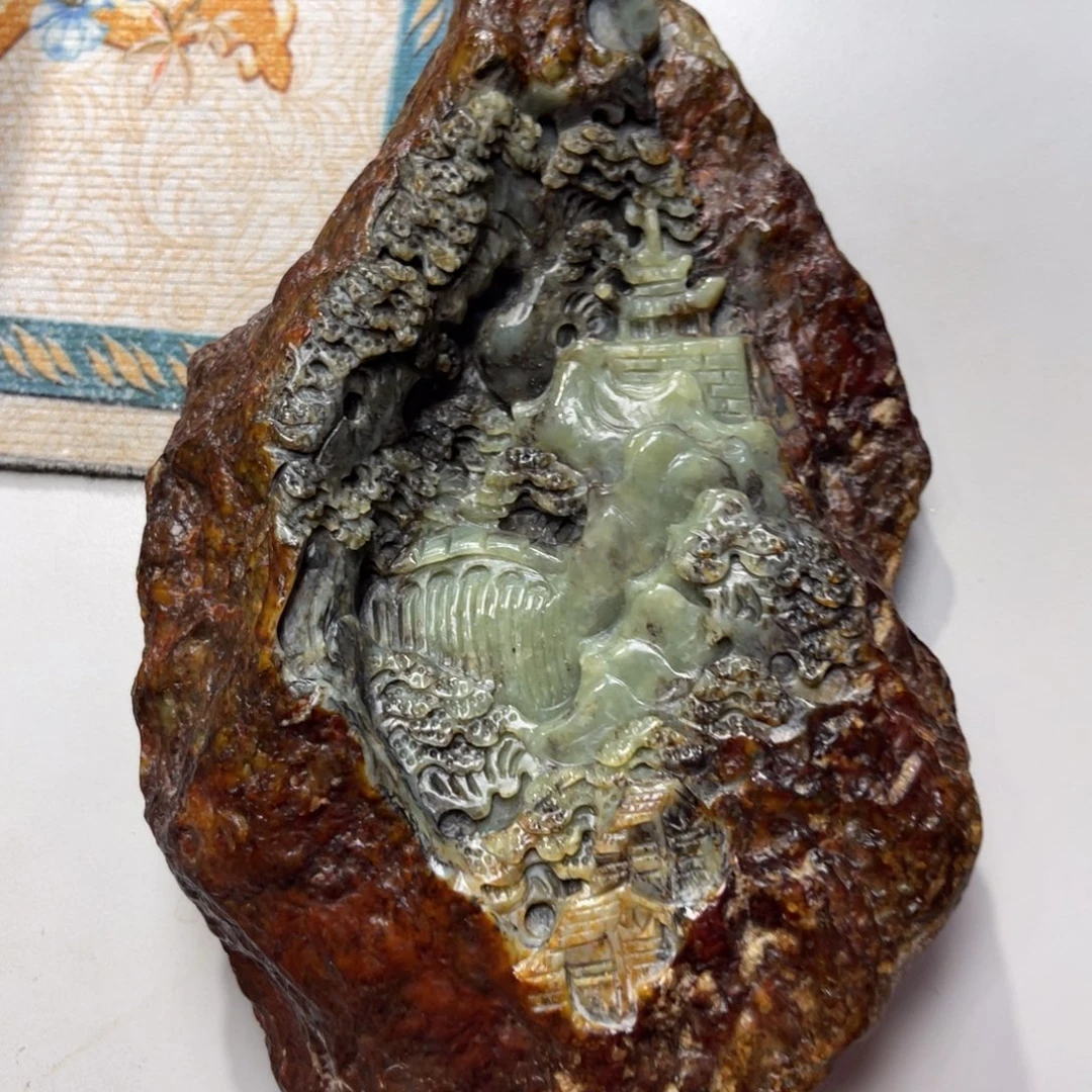 笑***尘蛇纹石玉未镶嵌颈饰