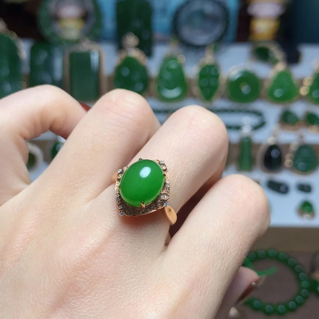 和田玉（碧玉）戒指18K金镶嵌