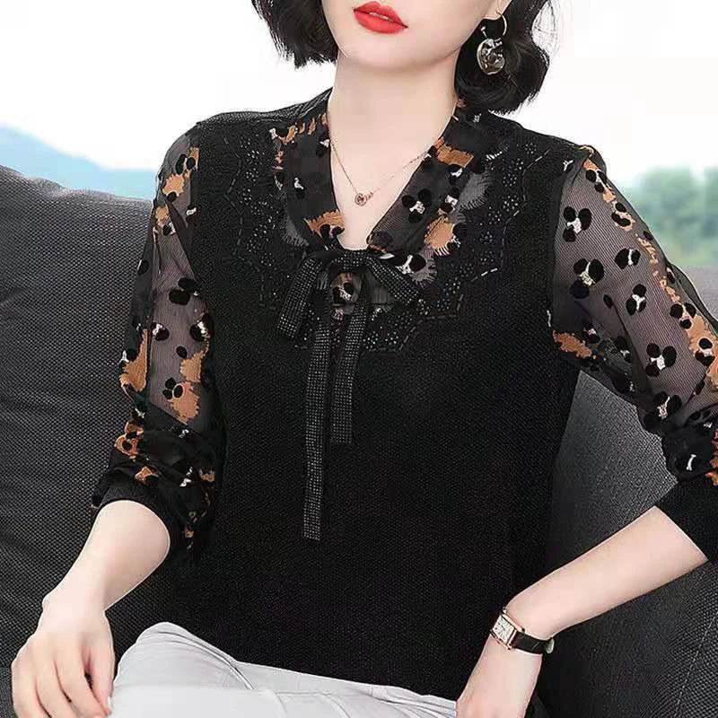 2021年春秋女新款妈妈衬衫打底衫女中年恤洋气宽松显瘦上衣时髦