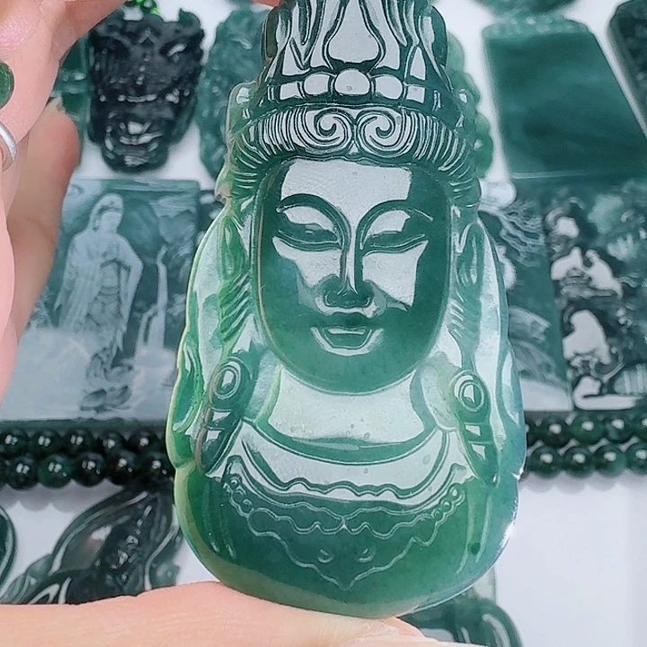 颈饰未镶嵌翡翠天然的A货翡翠多样性发其一