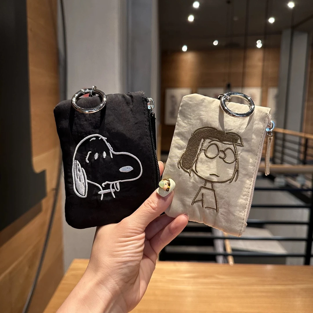 可爱卡通纯色刺绣可伸缩挂钥匙包零钱包随身证件便携迷你收纳包