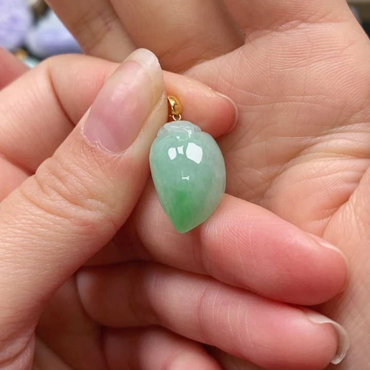 翡翠颈饰未镶嵌吊坠