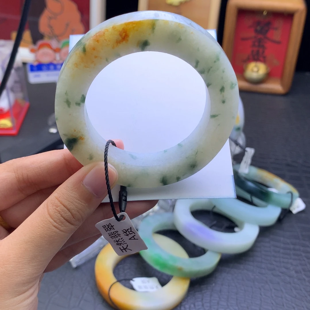 定制翡翠未镶嵌翡翠手镯
