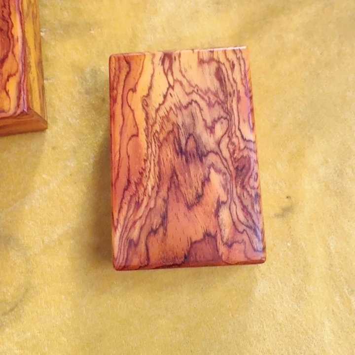 非洲紫檀（红花梨）夜*?