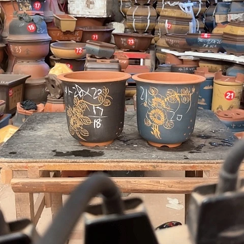 紫砂花盆高金钟两个