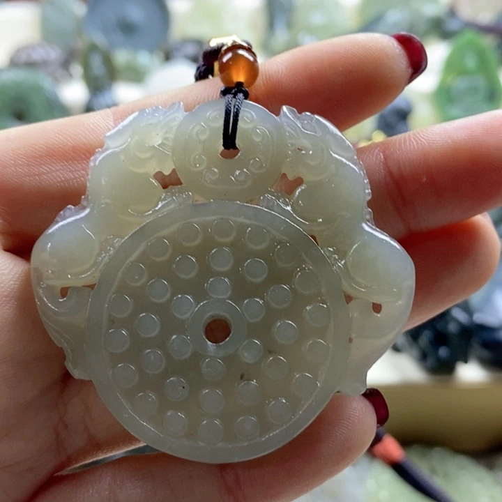 和田玉颈饰未镶嵌