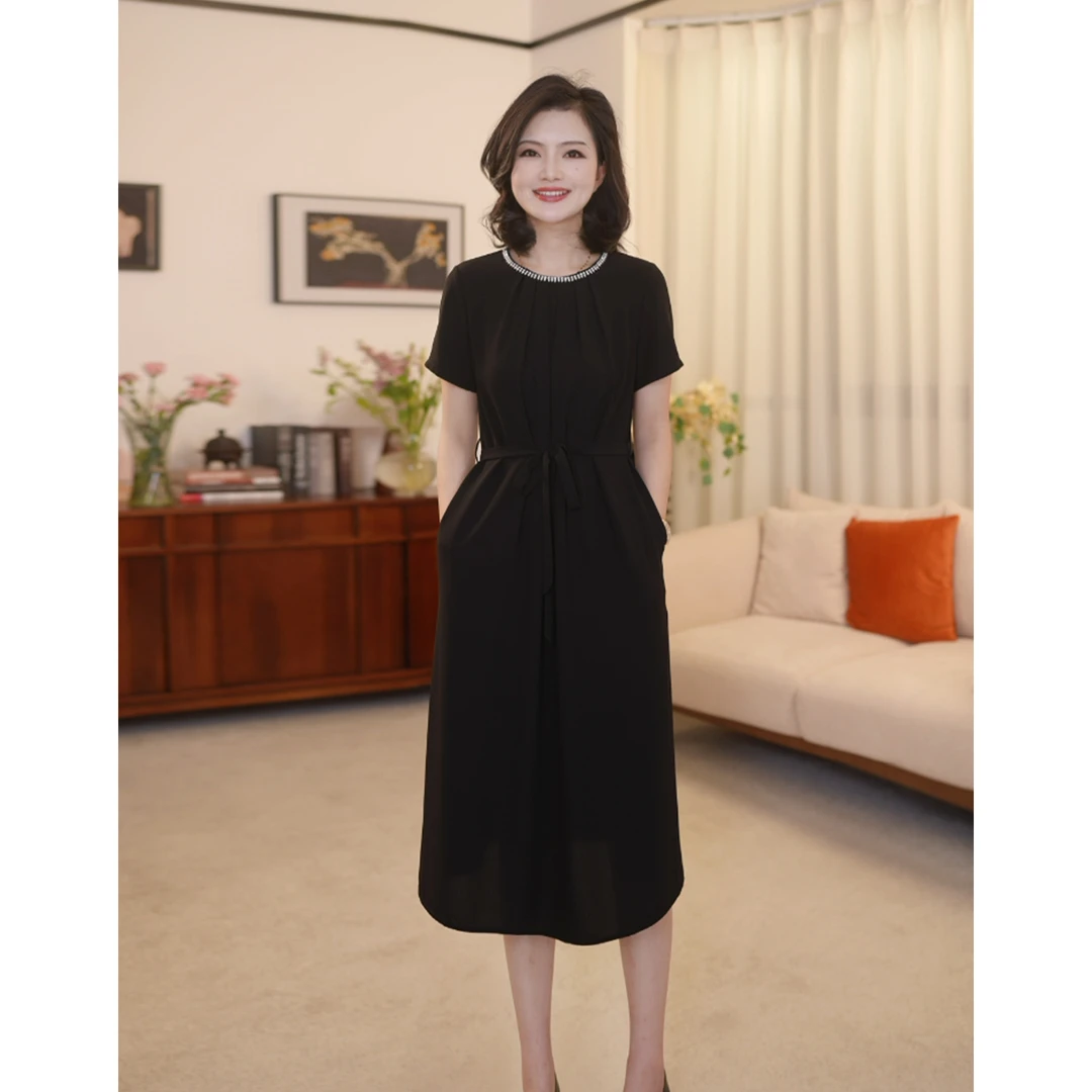枫竺阿楠anan重工钉珠圆领压褶黑色收腰连衣裙女夏季气质小黑裙
