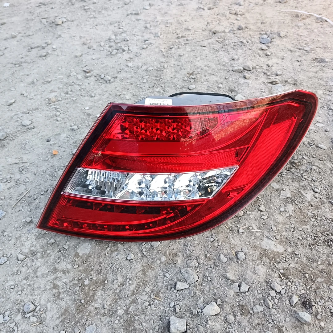 8新  适配07-10款奔驰C级W204刹车灯倒车灯改装LED右后尾灯拆车件