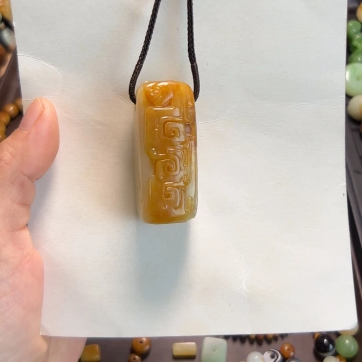 暗***影颈饰未镶嵌和田玉