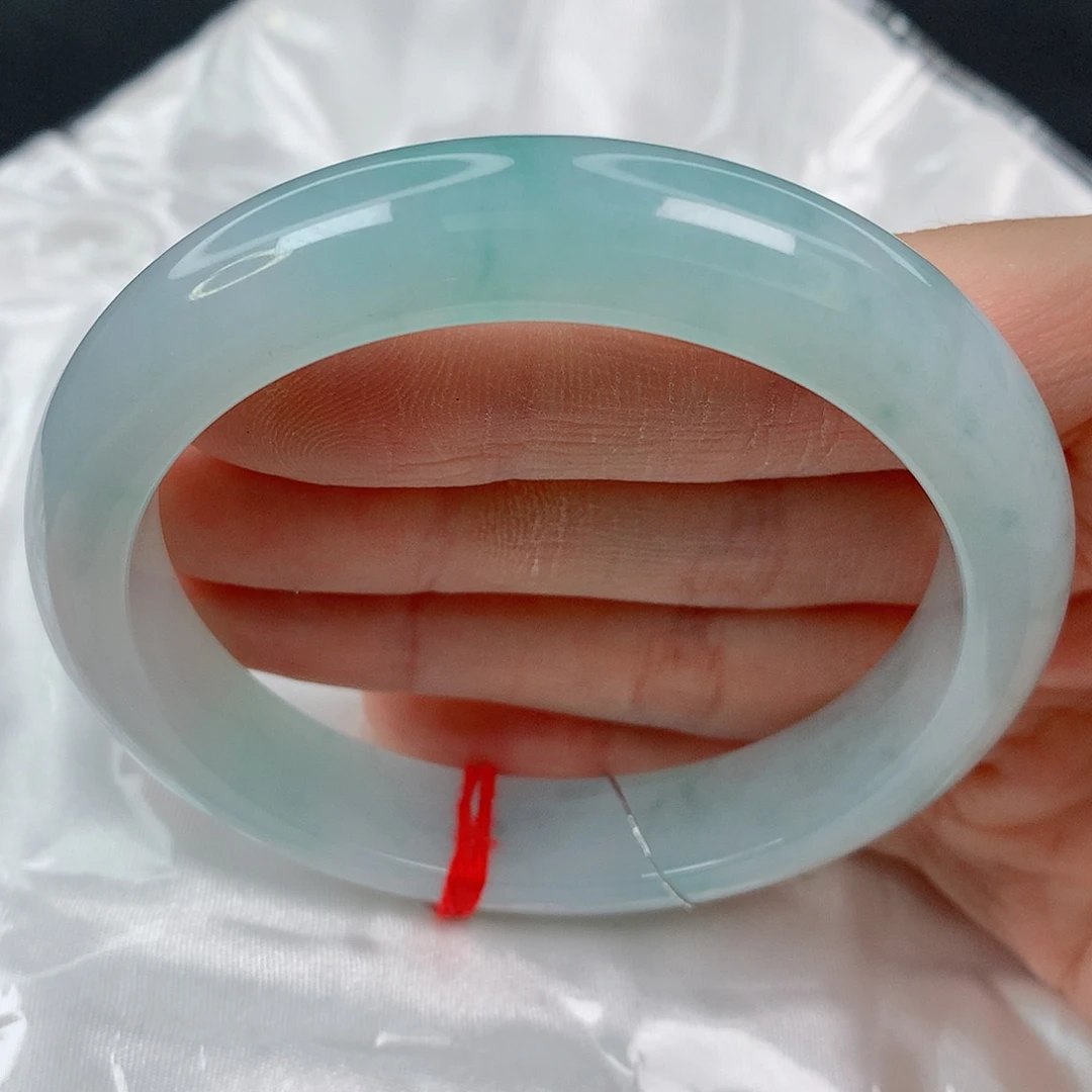 未镶嵌手镯翡翠58.6正圈，细条冰润细腻，有纹，037