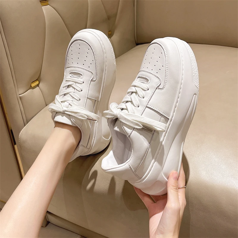 厚底小白鞋女新款真皮增高夏季板鞋圆头百搭头层牛皮小个子女鞋