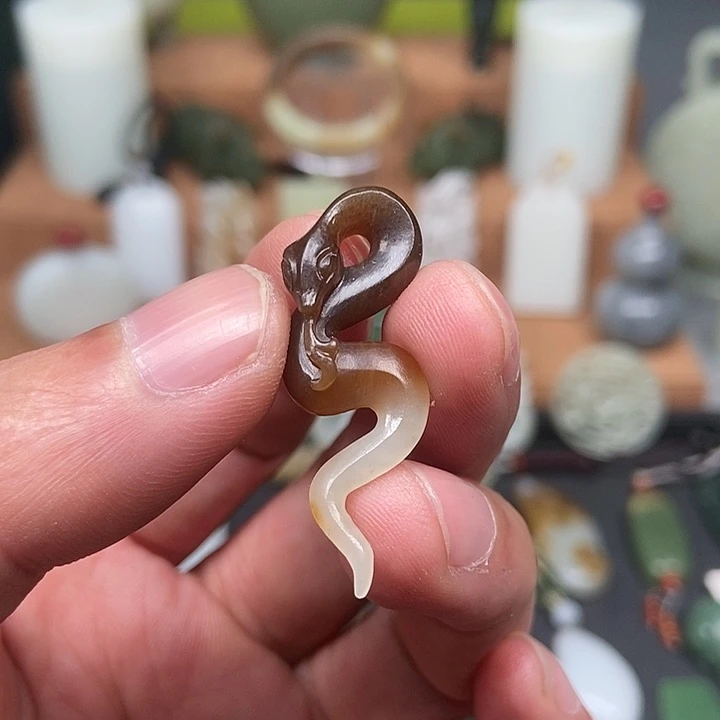 和田玉吊坠(赠链)未镶嵌