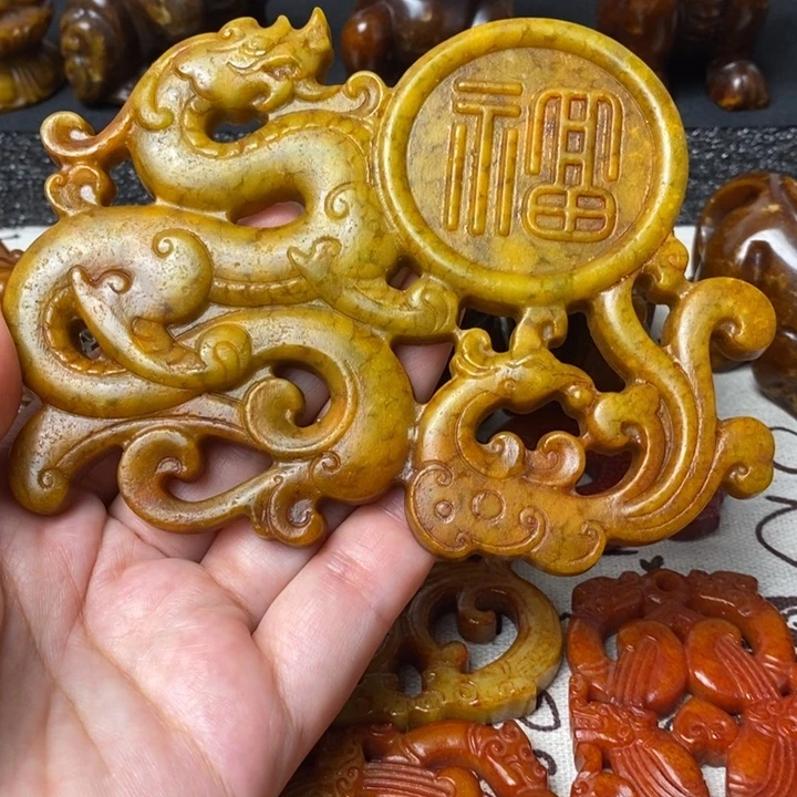 未镶嵌蛇纹石玉颈饰