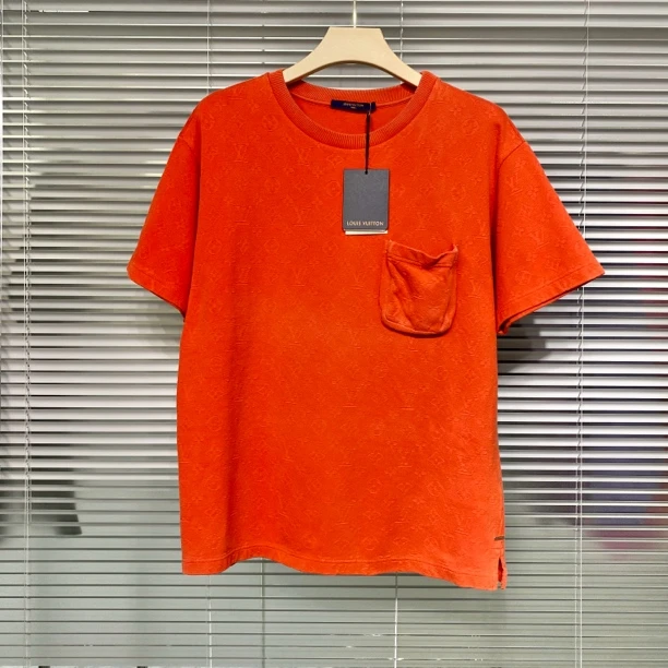 99新 LouisVuitton/路易威登 短袖 23春款 暗纹3D口袋满印 L码q3