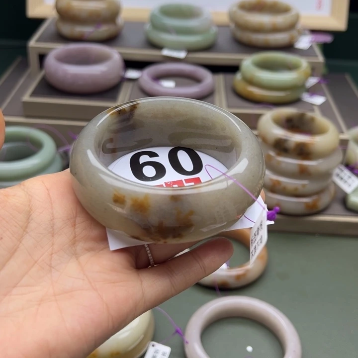 石英质玉未镶嵌手镯