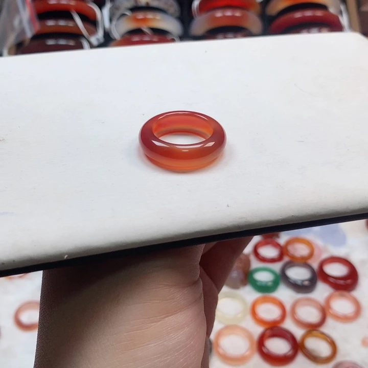 玛瑙/玉髓手镯未镶嵌耕***获