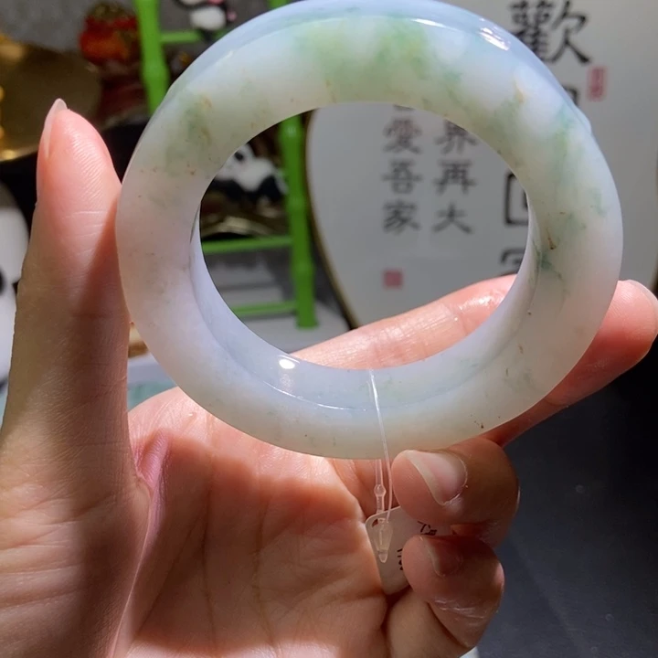 定制翡翠未镶嵌手镯定制