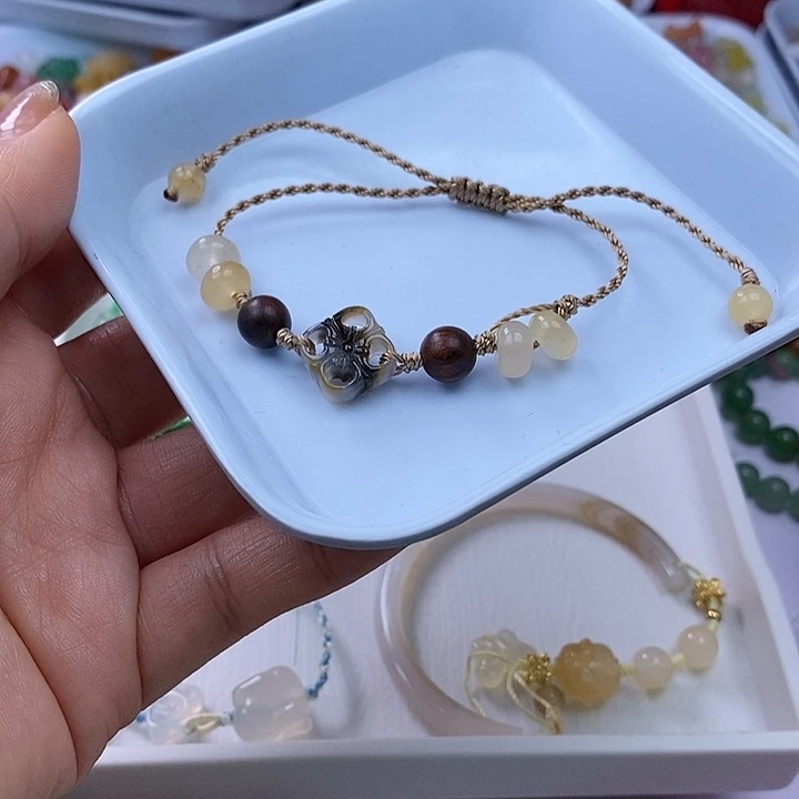 玛瑙/玉髓手串未镶嵌木*子