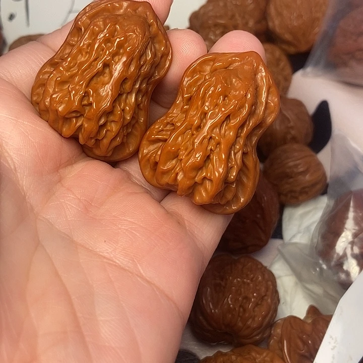 文玩核桃吊坠花生